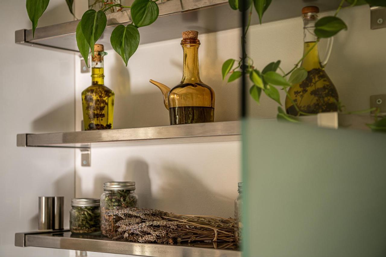 Olive Lemon Biophilic House & Lush Forest Garden Vamos Buitenkant foto